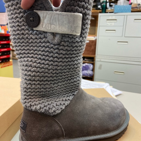 Shaina UGG boot - Picture 2 of 6